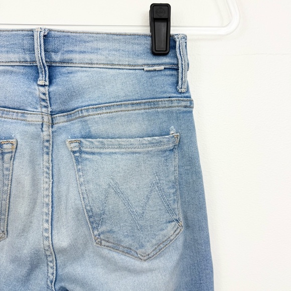 MOTHER The Insider Crop Step Fray Jeans Light Wash (Limited Edition) - Picture 4 of 7
